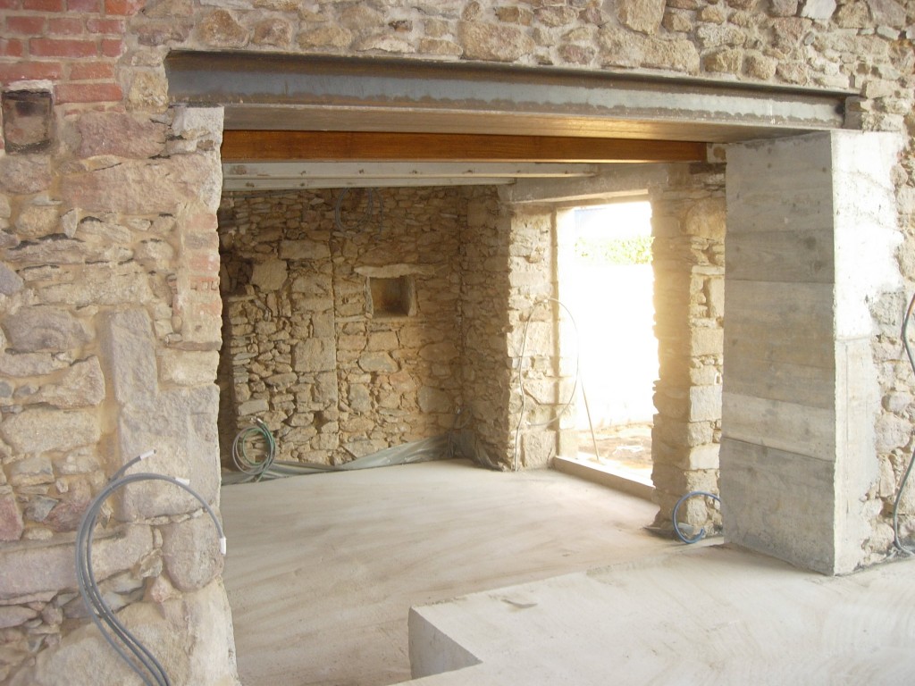 Ouverture de mur en pierre, en béton dans les Côtes-d'Armor
